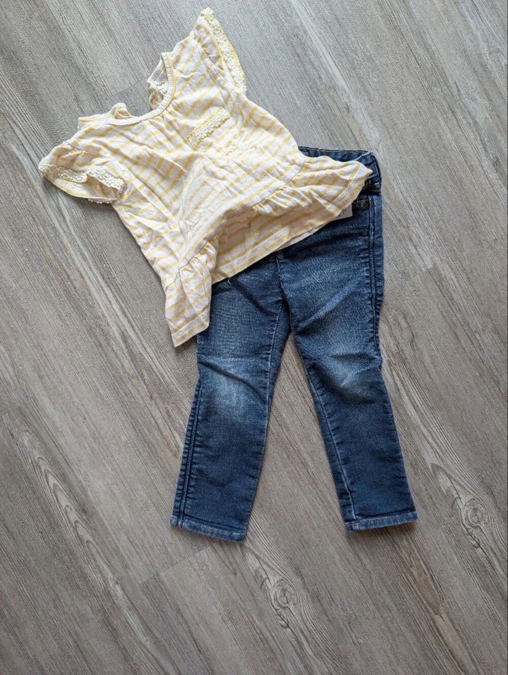 Sunny Girls Outfit Bundle. Two Outfits; 3T